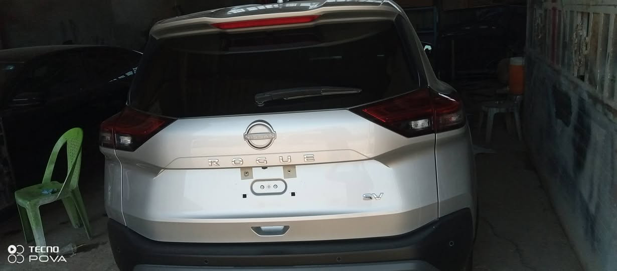 نيسان روج موديل 23 جاهزه من كولشي من دعاميه لدعاميه نقص بيه بس كير ابيع على وضعه سعر 130ورقه وبيه مجال ***********
