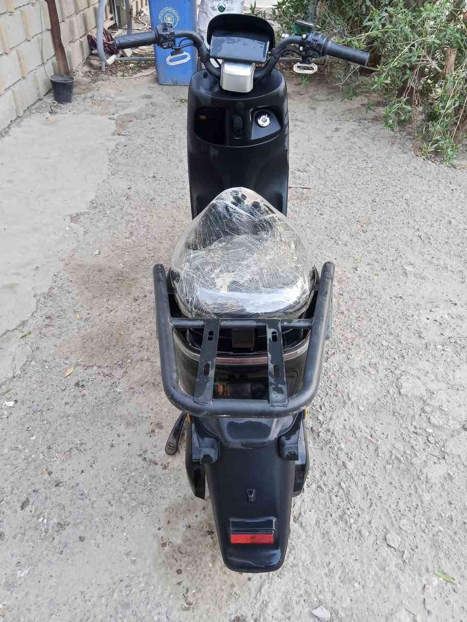 دراجه شحن أي نقص ما بيها فقط شاحنه الي عندي تجاري مو مالتها بيها بصمه تشغيل عن بعد 
السعر 450
مكاني حي اور 
***********
