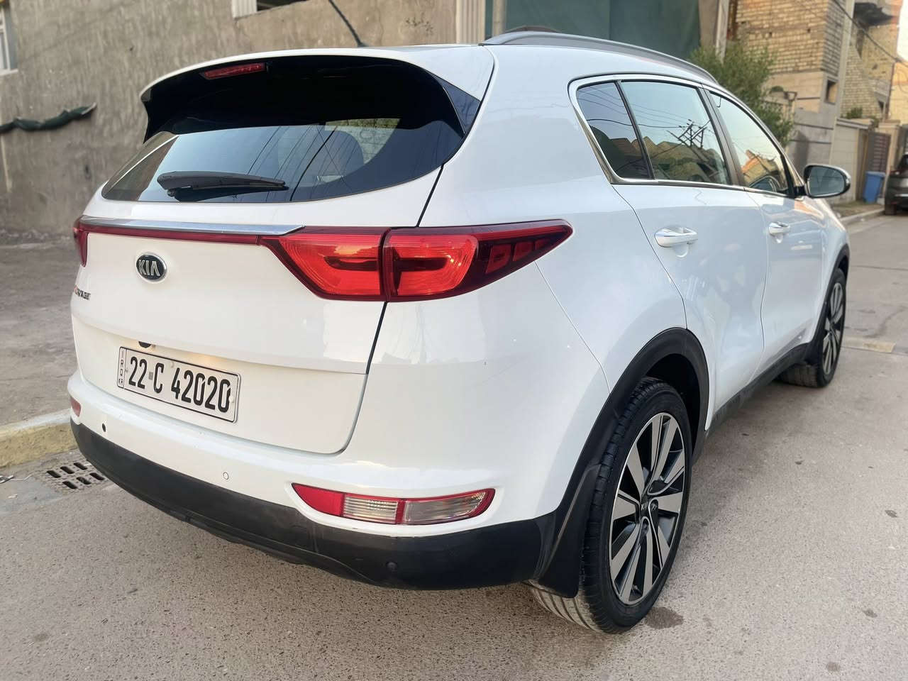 السلام عليكم  كيا سبورتج مديل 2017 . خليجي ماشية 115 الف رقم مميز دولي جديد اربيل مواصفات  محرك ٢٠٠٠ دوش  شاشة  كامرة دوارة تحكم ستيرن تبريد قطعتين هند ابريك بل رجل اشارة بل مري وشفط المري شاشة اعطال  ثلاثة انضمة قيادة  داخل  عسلي  كشاف امامي وخلفي سويجات شركه عدد2ويل كب 19 حساس امامي وخلفي زراك لايت بوضع الشركه حداديه فقط طخة دراجة من الجهة اليمنى موضحة بالصور
مكاني بغداد الغزالية السعر 178 وبيها مجال حك الجيه 
***********
