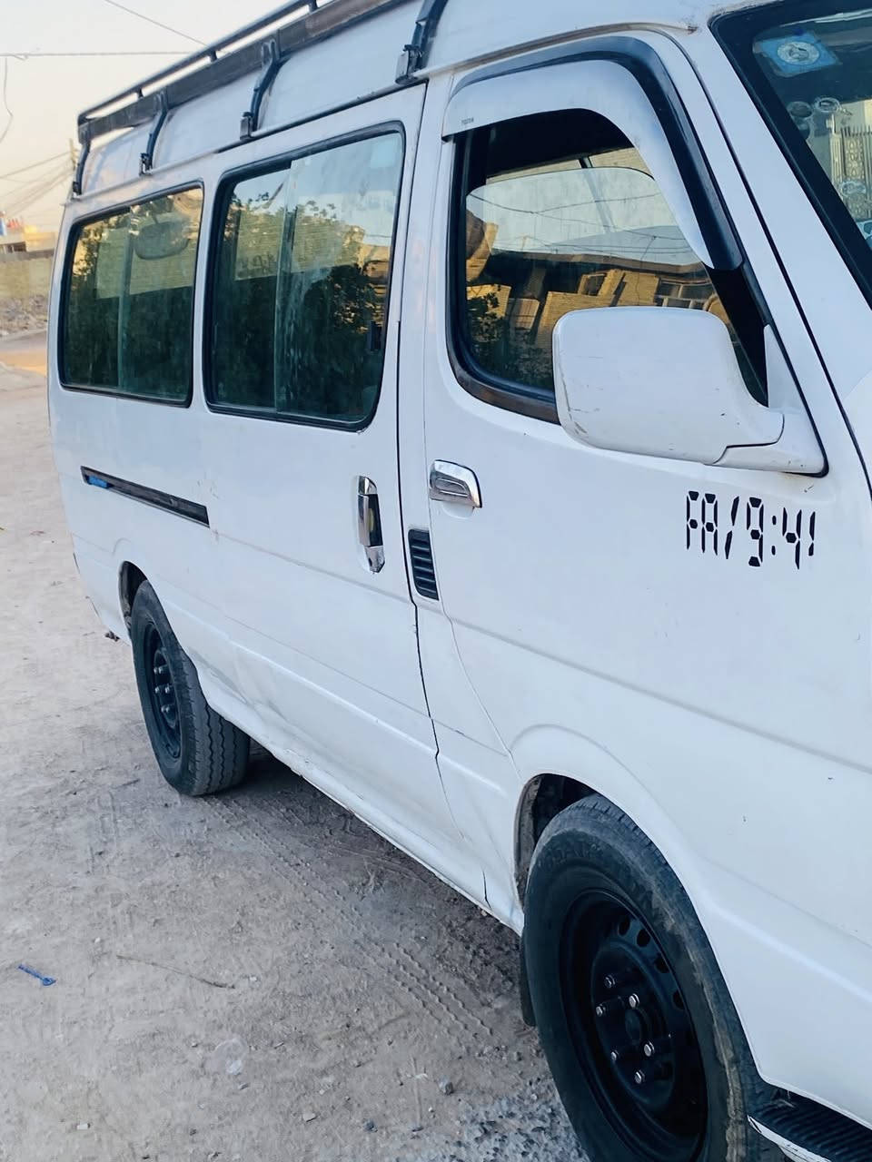 السلام عليكم سياه جنبي للبيع H1كير ومحرك كفاله البدي حلو السياره حره بسمي رقم إنكليزي *********** العنوان كربلاء
