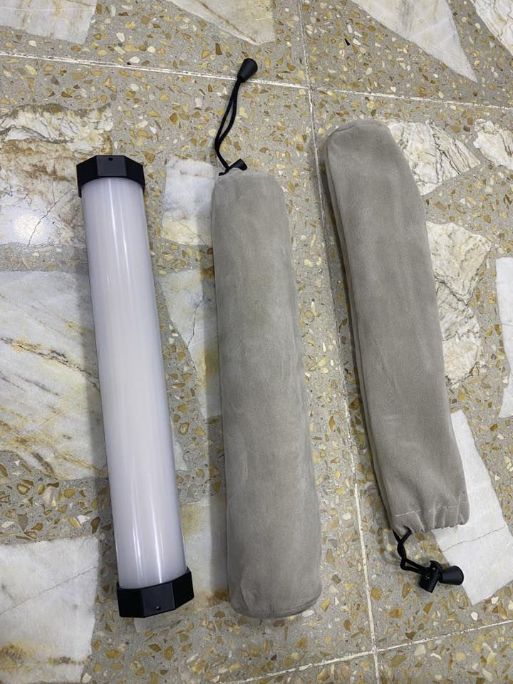 السلام عليكم
اخوان جميع المعدات مستخدمة بجلسة واحدة فقط 
نضافه 100% 
1-انارة مستمرة نين لايت 200 واط
سعر الشراء 255 الف سعر البيع 225 الف 
2-نك مايك ماركة بويا مزدوج 
سعر الشراء 135 الف سعر البيع 115 الف 
3-سوفت تريبو 90 سم 
سعر الشراء 85 الف سعر البيع 70 الف 
4-ستاند سوفت كبير 
سعر الشراء 75 الف سعر البيع 60 الف 
5-تيوب لايت ابيض واحمر واصفر عدد 2
مستمر ومتقطع 
سعر الشراء 75 الف سعر البيع 60 الف
6-ستاند كامرة 
سعر الشرء 35 الف سعر البيع 20 الف 
7-ستاند ارضي مال تيوب لايت عدد 2
سعر الشراء 20 الف سعر البيع 15 الف
للاستفسار واتساب ***********
