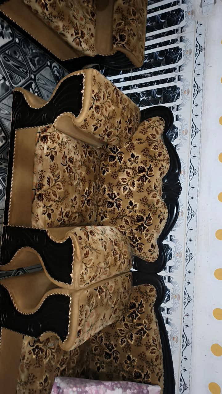 ‏تخم نظيف وجديد 10 مقاعد السعر 250 وبي مجال المكان كربلاء ***********￼
