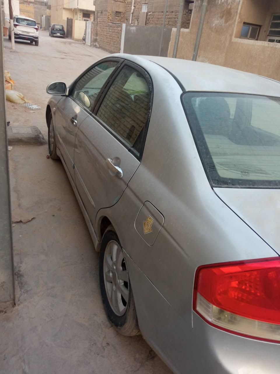 السلام عليكم
سبكترا موديل2007 للبيع رقم بغداد 
السنوية غير ساقطة 
حادث جاملغ الصور جهة العبري 
بيها رشات صبغ مكانها في بابل الحلة
معروضة ب70 ورقة و بيها مجال 
رقم الموبايل ***********
