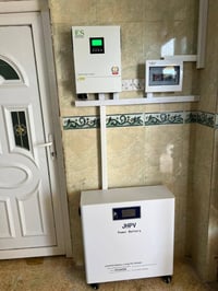 ألواح لونجي ٦٢٠ واط • بطاريات ليثيوم • تنصيب ألواح شمسية