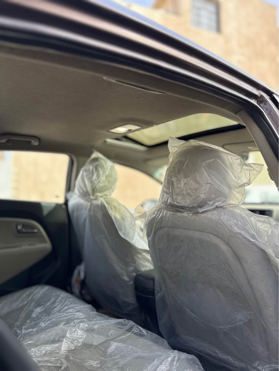 السلام عليكم 

كيا ريو خليجية ٢٠١٢ 
ماشية ١٩٦ الف كيلو

سياره جانت جارده وتعمرت
نصبغت كلير عام
وبيها حادث بابين مبدلات 

سياره جاهزة كير مكينة تبريد حلوه وكاعدة

فول مواصفات فتحة تحكمات ستيرن مري شفط

السعر ٨٣ ورقة وبي شي بسيط
اليدور نظيف ومكفول اسعارهم فوك الشدة اخوان رجاءاً

رقم سليمانيه تحويل حصراً 

مكان السيارة بغداد حي الجامعة 
*********** بغداد, العراق
