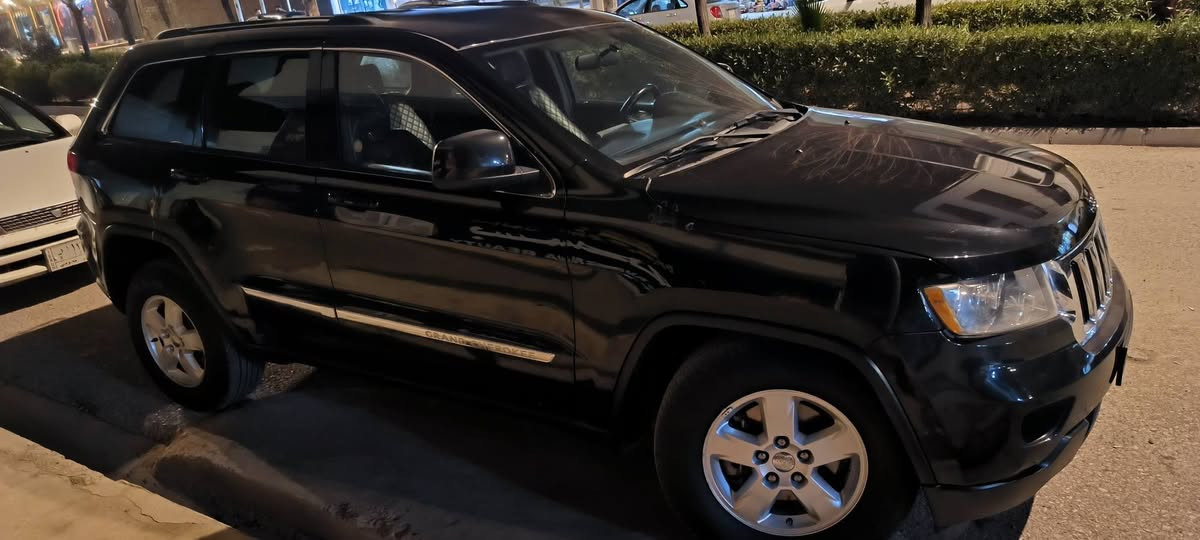 لون اسود قتران
ماشية 184
سيارة شوية جاملخ الخلفي بدو دواخل  و شبرين بالباب
گير و محرك بشرط 
دفع رباعي 
سنوي جديد ٤ تايرات جديد 📮
سيارة حلوة ونظيفة 
ماتحتاج مصروف جاهزة 
مكينة كير شرط
مكان/ قضاء بردرش
***********
