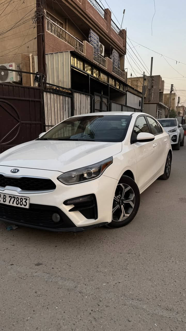 سلام عليكم
فورتي موديل 2021 اربيل بسمي تحويل ثاني يومً

ماشيه 65 

حادث خلفي جاملغ خلفي وصندوق جنطه وبارد جاملغ امامي ع كد شبر بدون ايرباك السيارة

الاستفسار ***********
