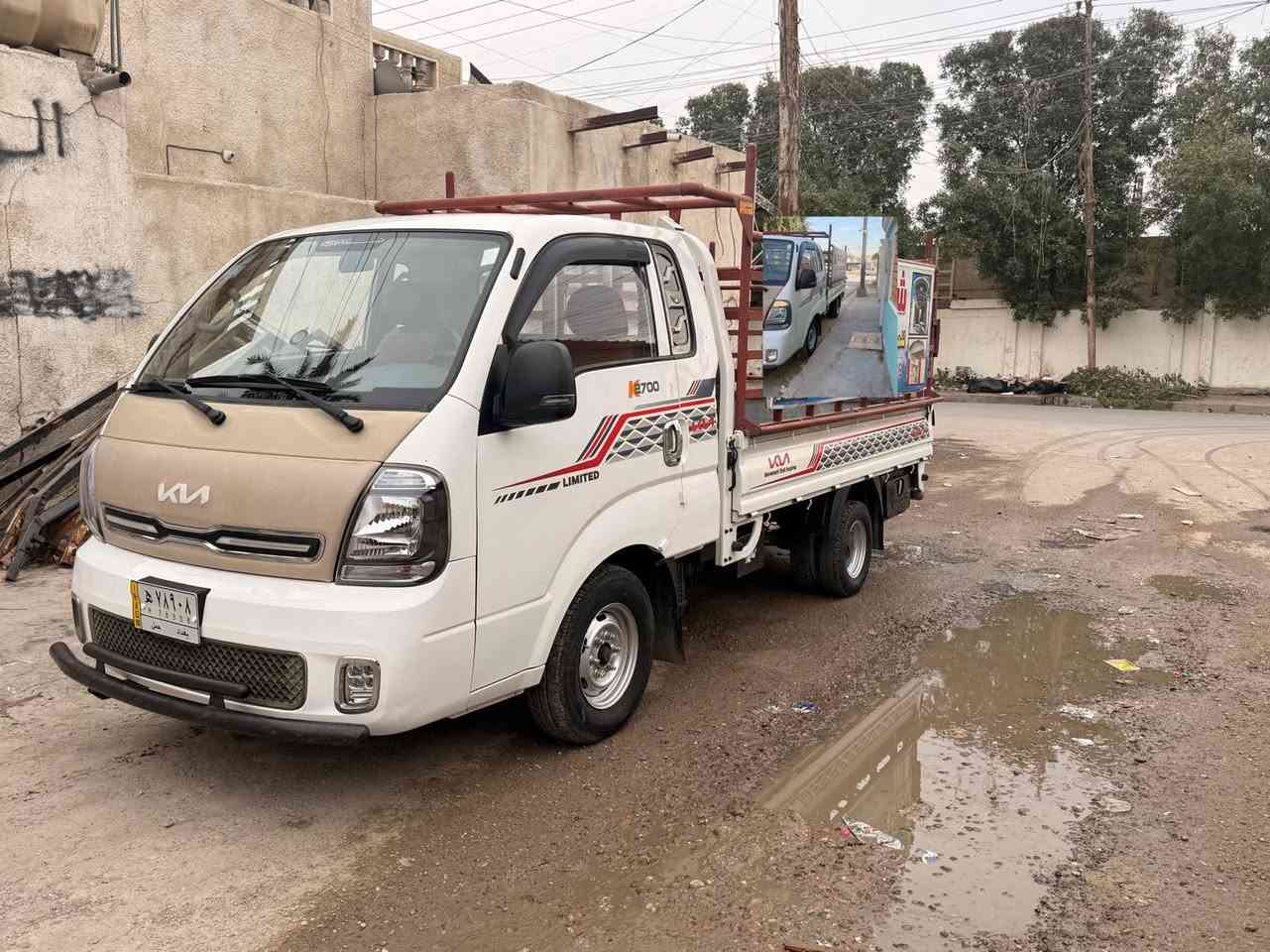 السلام عليكم
كيا حمل بنكو عموشة
 موديل2022
فول سستم فول مواصفات 
لمتدد بحالة الزيرو
 ماشيه 42الف
اشاير بلمري 
دوشمه ارضيات جلد
دوشمه كشنات
دوشه الربع
دوشمه السقف
شغل درجه اولى              السعر ١٤٩
لد امامي للبنيد 
إشارة لكزز 
تخم تايرات البرجستون الكوري 
درع خلفي
درع امامي 
السياره كامله مكمله جاهزه من كلشي الي ياخذه ميصرف عليهه 
رقم بغداد وبسمي 
مكان السياره بغداد الدوره
***********
***********
