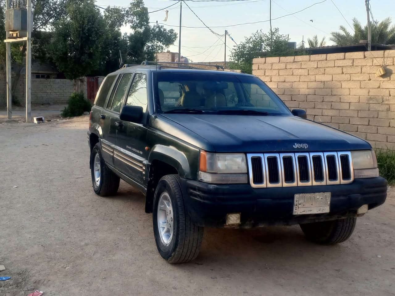 السلام عليكم جيب شاروكي موديل 98 سياره ذي قار سنويه 28 سياره جاهزه من كلشي سعر 42 وبيها  مجال للاستفسار الأتصال على ***********
