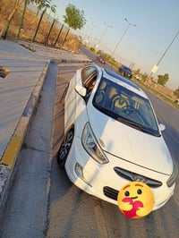 اكسنت مضلع للبيع   موديل 2014  السيارة بدون صبغ   محرك 16 دوش   كير At...