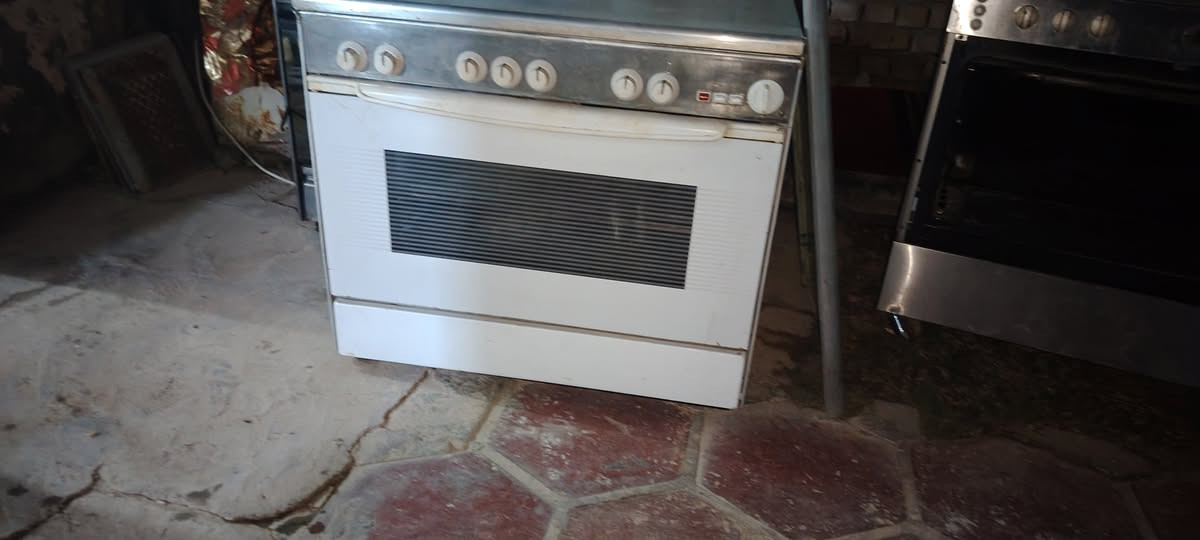 السلام عليكم طباخات 
باله وربيه ما مشتغلات
كلمن وسعره الرقم ***********
