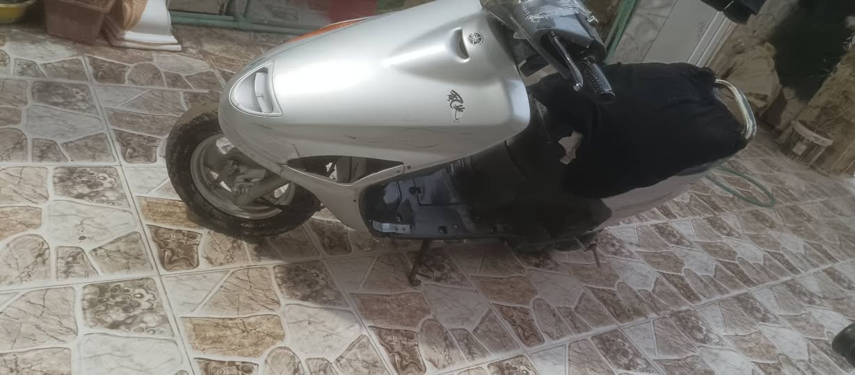 سلام عليكم بسبب عودة الكاذبة 🚫دراجة ياباني السرعة 140 دراجة مال شغل توديك وجيبك السعر 180 بيها مجال بصيط كاطون الرازي 
***********

