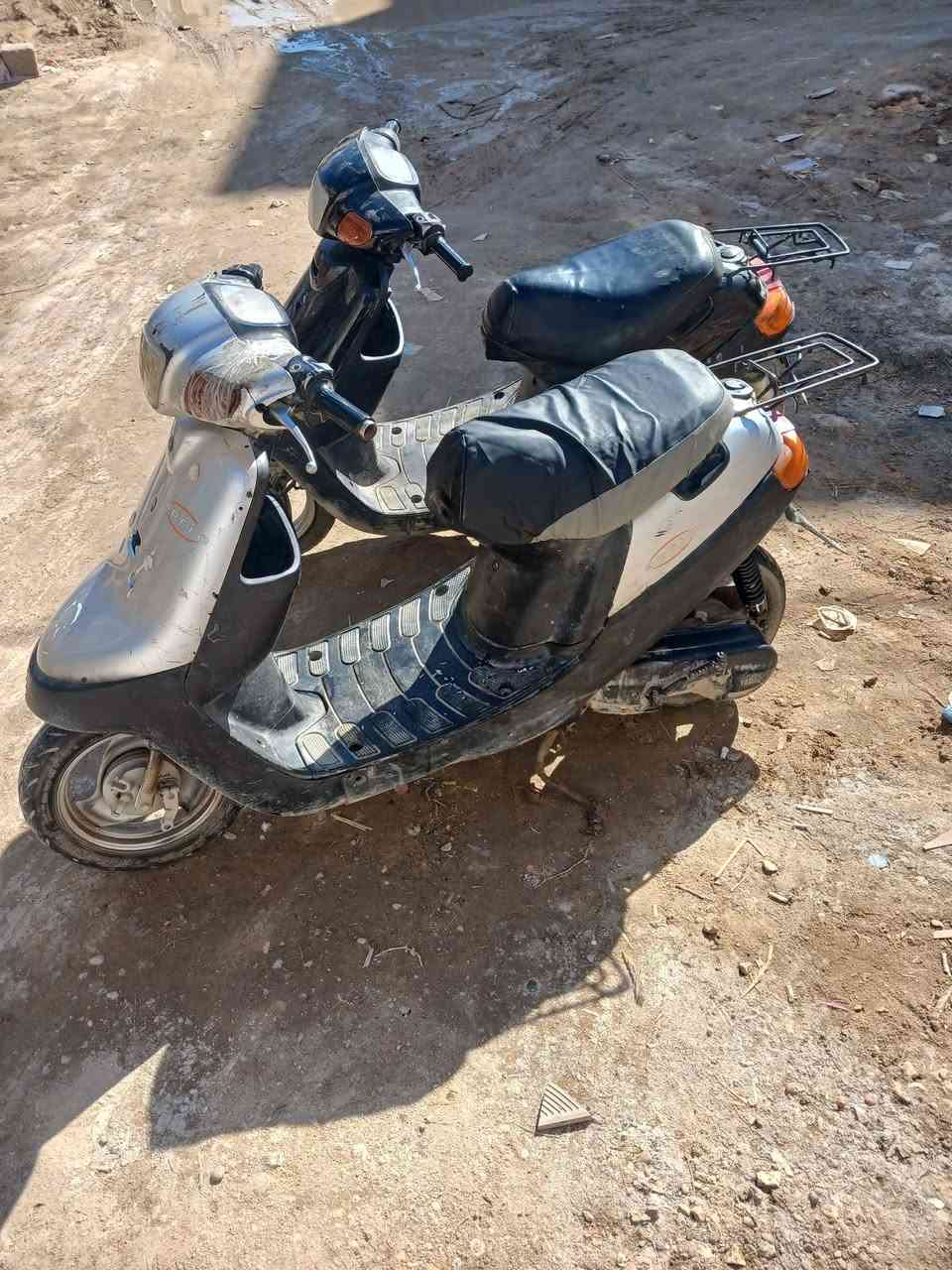 سلام عليكم دراجه بطه ثنين درجات نظيفه كلش شغالات ثنينهن كهربائيات كله شغاله سلف هندر شغاله سوده نقص بي سلف باقي كله شغال سعر خاص تواصل فقط رقم *********** عنوان كربلاء حي العباس
