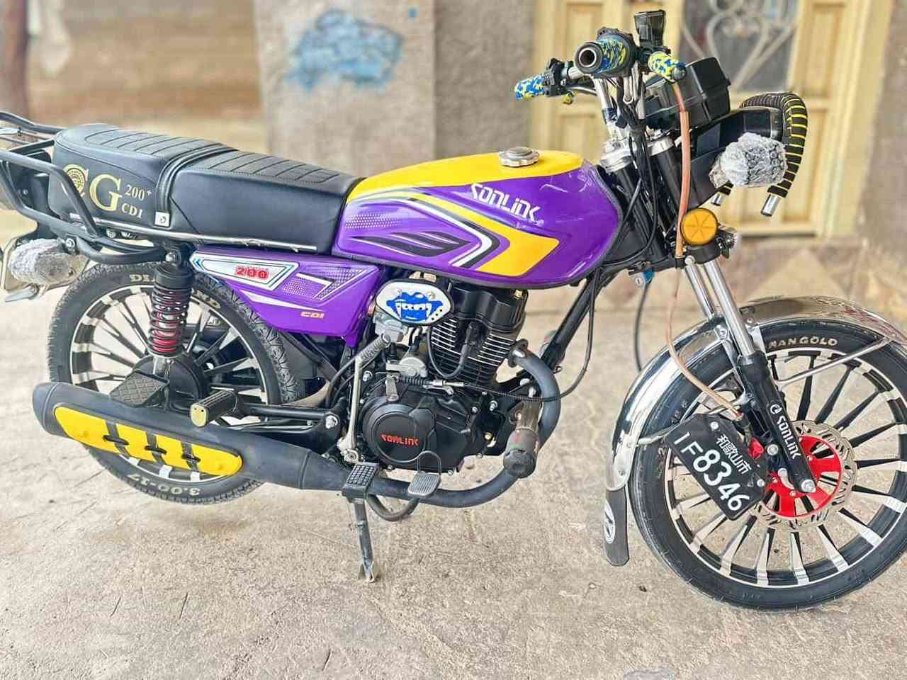 السلام عليكم 
سولنك ضاغطه وزنجيل 
24 شكل ال25باب اول محرك200🤍
شرط نضافه ونعومه فول مال جناي ما متعوب تواير شركه 
يرهم مراوس ويرهم بيع 
متواجد خاص.                         ( وصلت850. )
مكاني حصيبه القائم
رقمي *********** وتساب
