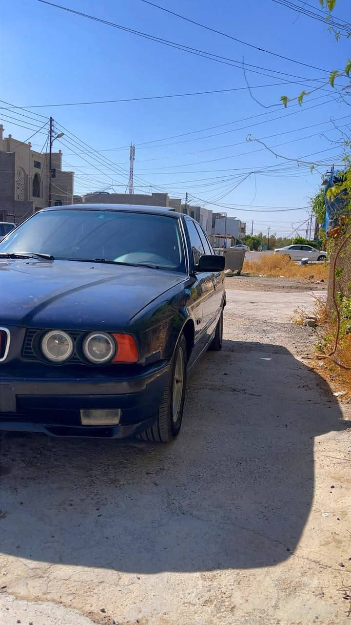 السلام عليكم 
سعرها 55 فقط بيع 
525
91 
سلايت 
بجم عريض 
دشبول ايرباك
كير أوتو محرك شرط 
وياله خليه الأصلي 
صدرها زين 
تبرديها ثلج 
بيها جلح القماره وبنيد 
باتري جديد
السياره باسمي رقم بغداد 
سنويه منتهيه العام 
مكاني صلاح الدين تكريت
***********
