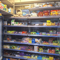 جام خانه حديد معه رفوف لبيع عرض 2,80  ارتفاع 2,60  الاستفسار 077357109...