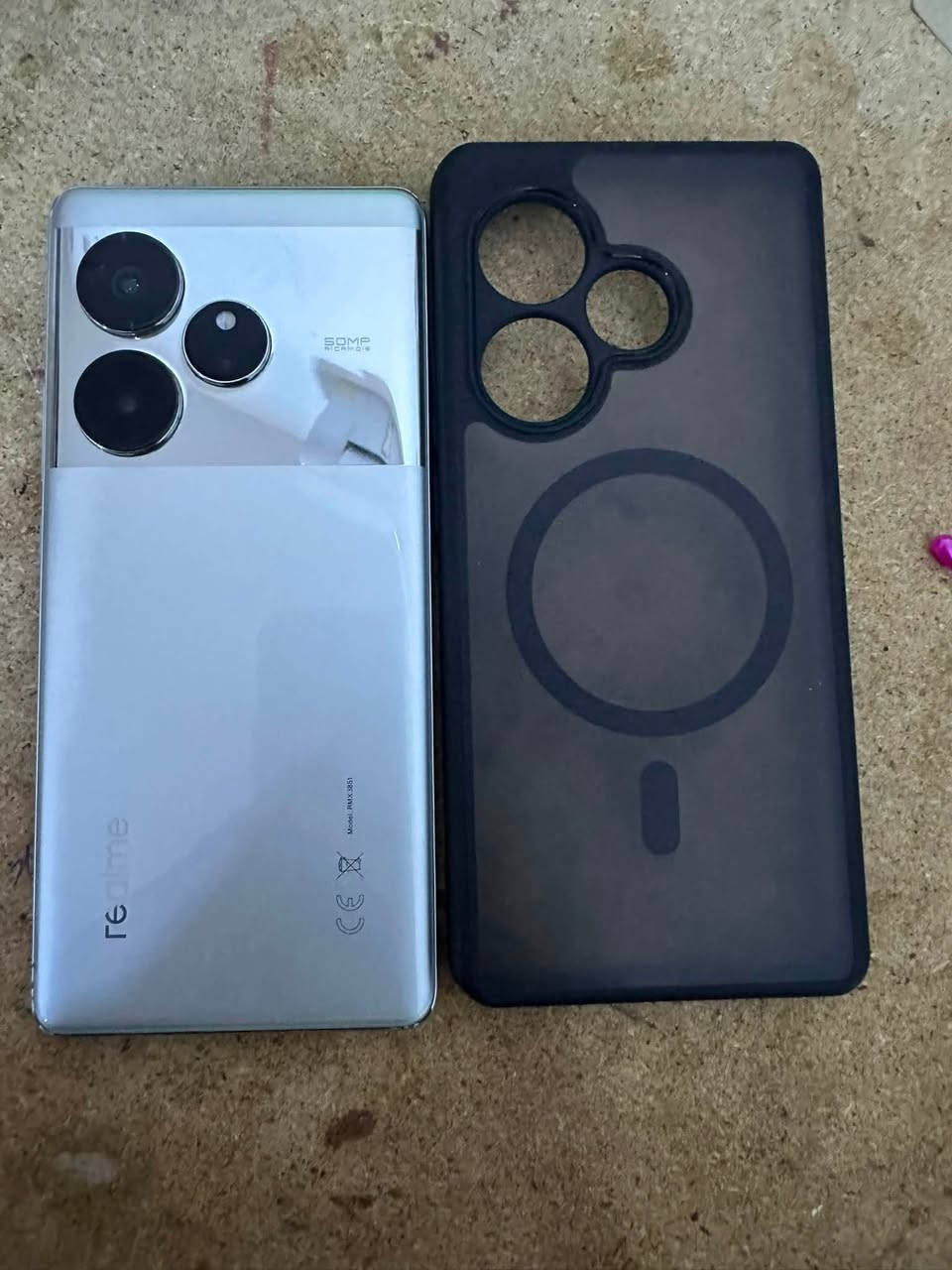 للبيع
ريلمي GT6 فلاكشب

ذاكره 512+16

سناب دراكون 8s Gen3

شاشه 144 هيرتز 

بالالعاب 120 فريم حقيقي

شحن 120 واط ب15 دقيقه يفول شحن 

وياه كفر أصلي وشاحنة اصلية السعر 400الف بيه مجال قليل مكاني الديوانيه اتصال ***********
