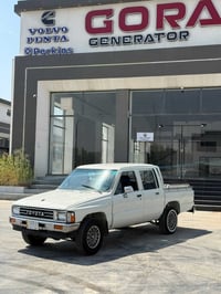 تويوتا بيك أب • دبل • ١٩٨٧