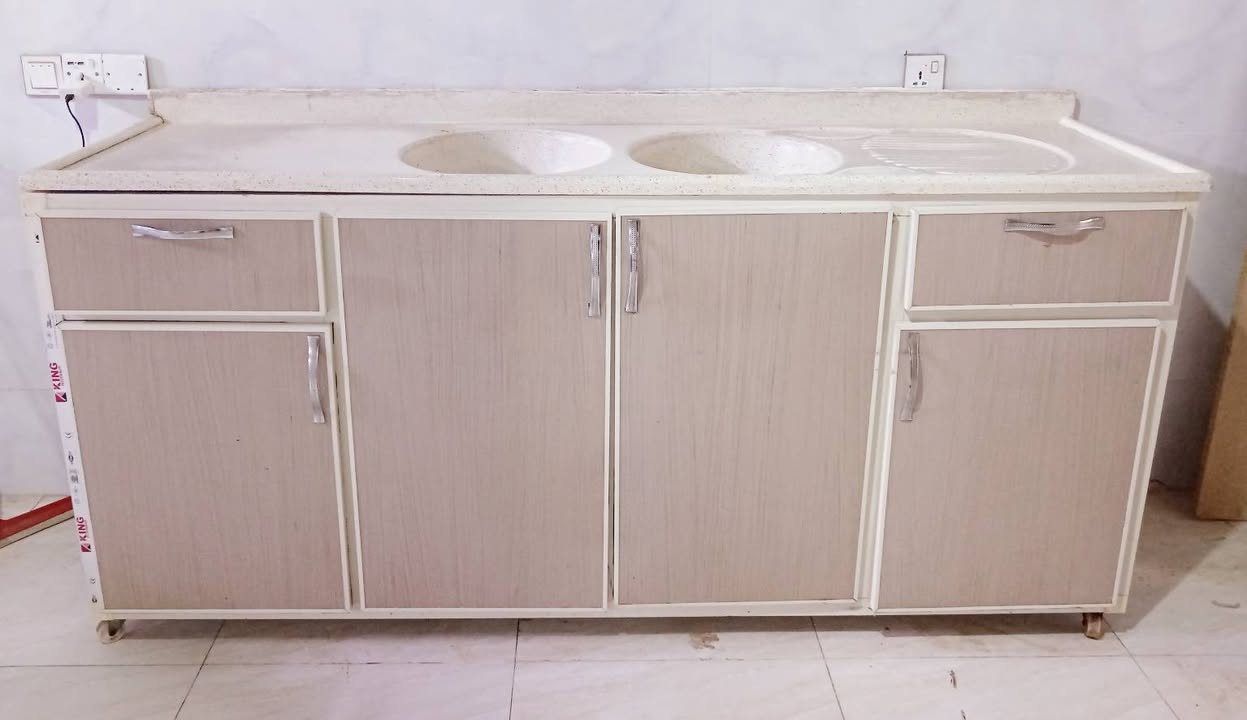 سنگ
2مەتر
نرخی 100 هه زار
***********
سلێمانی السليمانية, العراق
