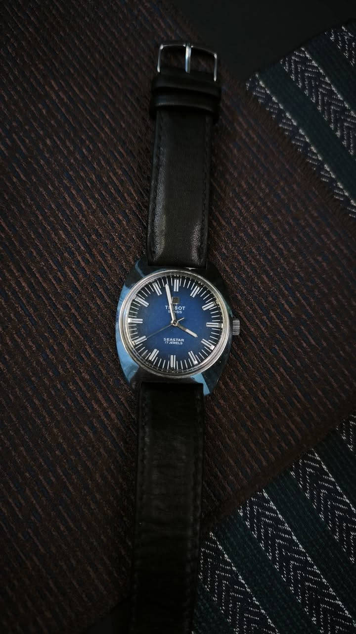 الفخامة لا تحتاج إلى كلامٍ كثير..
Vintage Swiss Elegance
Tissot Seastar 17 Jewels
أصالة… أناقة… وتاريخ على معصمك.

للتواصل والإستفسار:
تواصلوا معنا على الخاص
أو على:
*********** (الواتساب مثبّت في الصفحة)
تليجرام/ drwatchee
