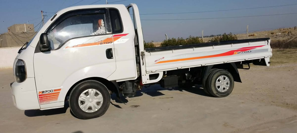 السلام عليكم
كيا حمل للبيع نثيه موديل 18 مكفولة كفاله عامه رقم قادسيه مشروع وطني سنويه مجدده ل 28 مكان السياره ديوانيه 

السعر 120 وبيه مجال بسيط 

***********
