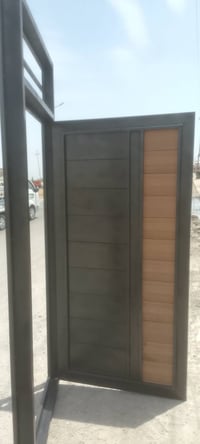 07709091829