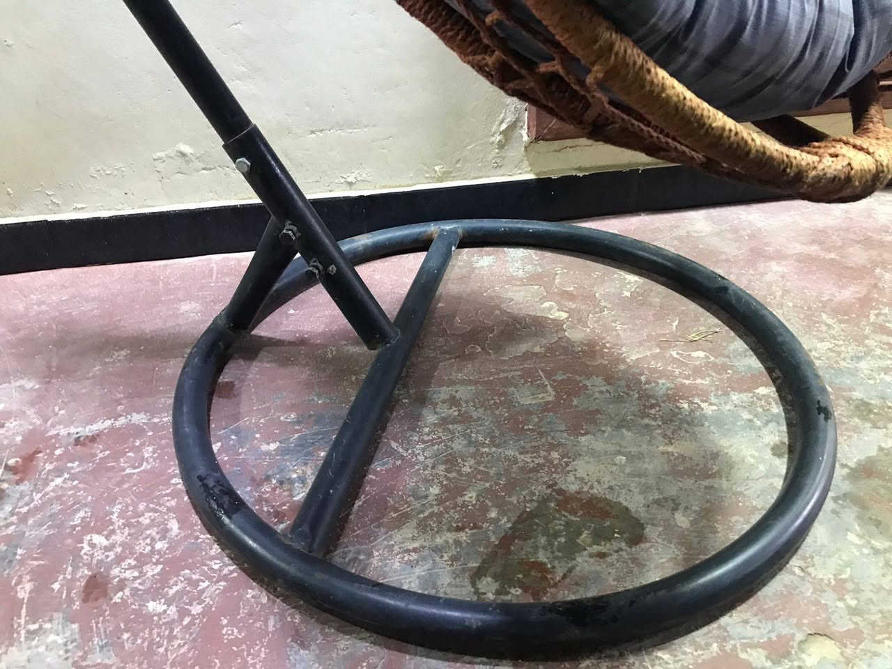 مـرجوحه عش العصفور نضيفة مع الدوشك مكان بغداد الكرخ السعر 90 وبيهه مجال ***********
