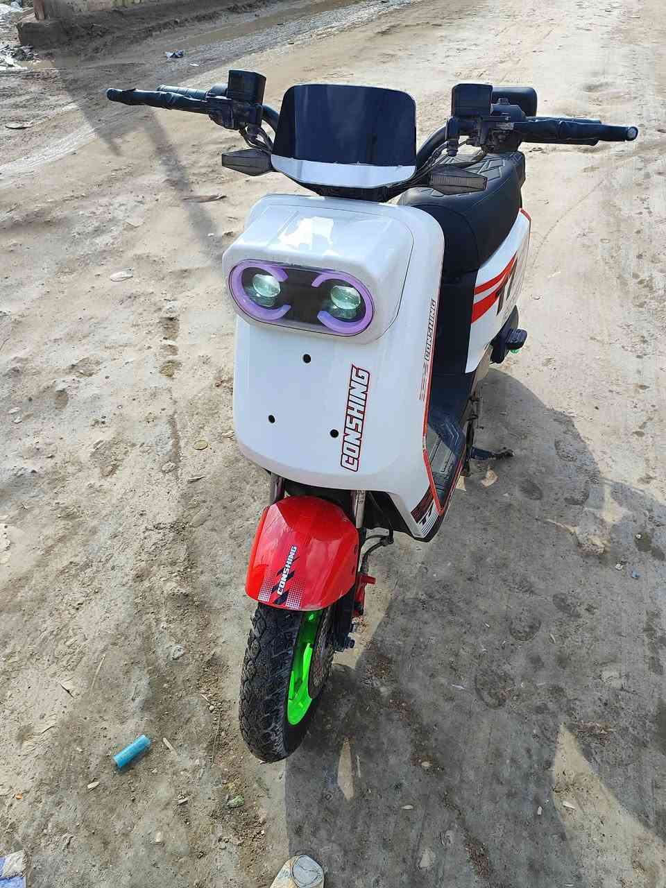 سلام عليكم دراجه شحن البيع دراجه صار له شهر من طالعه من الوكيل خمس شحنات مشحونه دراجه حلوه مكانه شط العرب سعره 500 وبيه مجال تواصل عله رقم ***********
