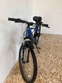 بايسكل هايبر شحن بطاريته 36 فولط اخو الجديد الله شاهد ومستخدم شي بسيط ...