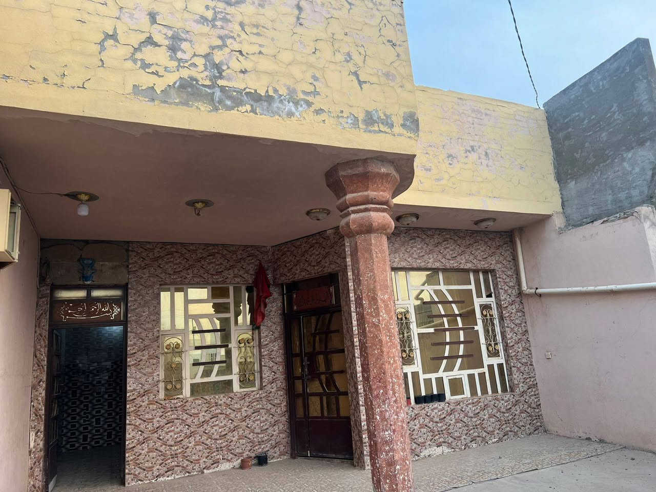 دار للبيع ١٥٠ متر بناء طابوق طابو صرف بناء جديد ٢٠١٧ البيت كامل جاهز للسكن
حي الكرار قريب الشاشة السعر ٩٥ وبي مجال
للاستفسار
***********
***********
