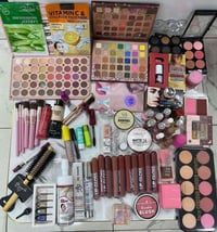 تجهيز عرايس • مكياج عرايس • عناية شعر وبشرة