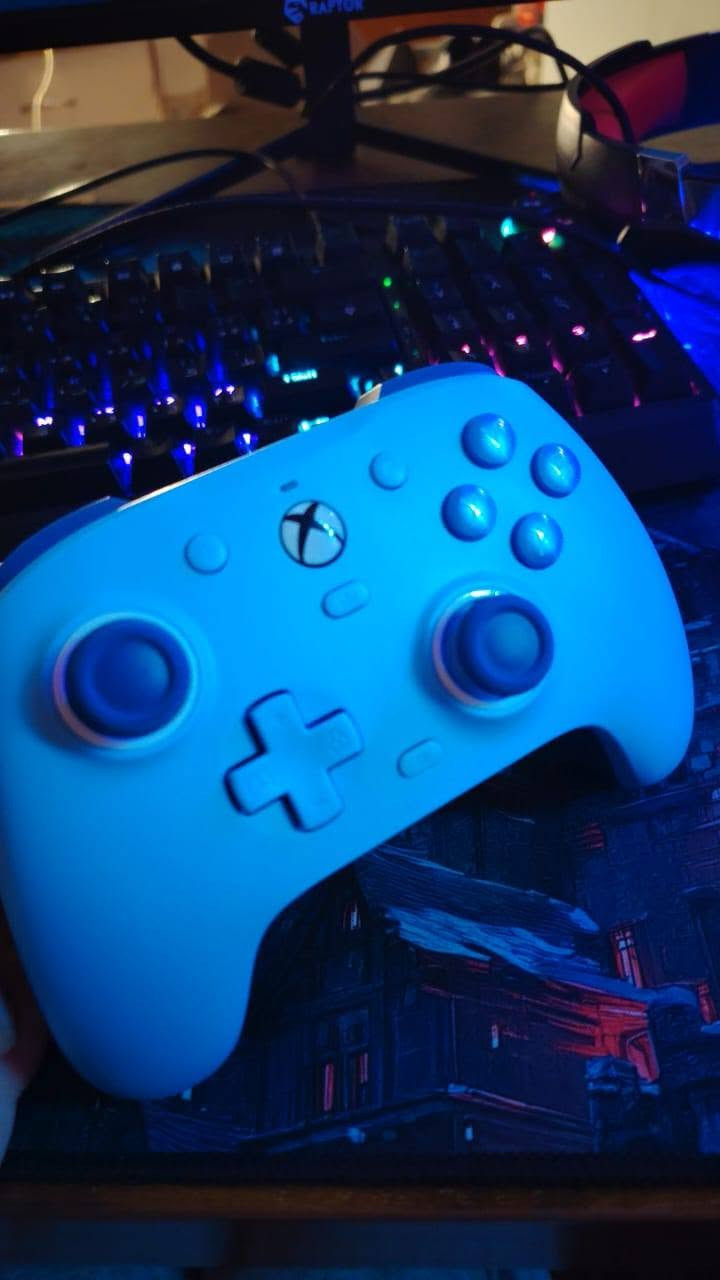 للبيع PC Gaming شبه جديد 🔥
السلام عليكم، للبيع بي سي ألعاب بحالة ممتازة واستخدام خفيف جدًا، صارله 3 أشهر فقط من تاريخ الشراء.
✅ موجود وصل الشراء والضمان لجميع القطع، والضمان من المحل، وباقيله تقريبًا 7 أشهر.
✅ ويه الجهاز حساب Steam بيه ألعاب قوية.
✅ الجهاز نظيف جدًا، وما بي أي عطل أو مشكلة، وجاهز للفحص والتجربة.
سبب البيع: عدم التفرغ وقلة الاستخدام.
📩 اللي جاد بالشراء يراسلني خاص، والله يبارك للجميع.
***********
المواصفات:
🔹 المعالج: AMD Ryzen 5 7500F
🔹 كرت الشاشة: ZOTAC GeForce RTX 5060 8GB Twin Edge
🔹 المبرد: LovingCool LC-R90 ARGB
🔹 المذربورد: GIGABYTE B650M H
🔹 الرام: PNY XLR8 RGB 16GB DDR5 6000MHz CL30
🔹 التخزين: GIGABYTE 500GB NVMe Gen4 SSD
🔹 الكيس: Antec VX310 ARGB (4 مراوح)
🔹 الباور: SAMA Neview 550W 80+ Bronze
🔹 الشاشة: Raptor Gaming 24" IPS FHD 180Hz (1ms)
🔹 الماوس: Glorious Model D + Mouse Pad (90×45)
🔹 الكيبورد: iMICE GK-150 Mechanical
🔹 اليد: GameSir G7SE Wired Controller
🔹 النظام: Windows 11 Pro
السعر مليونين و600 الف دنيار
