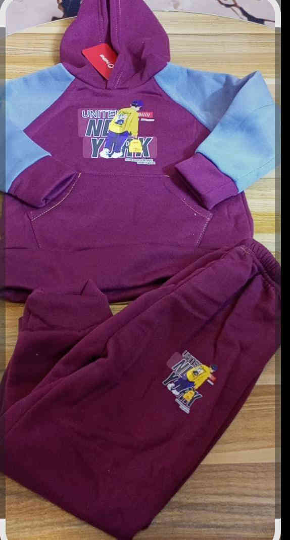 ملابس اطفال شتائي بات بات 
سعر التراك 5الف 
توصيل بغداد ومحافظات 5
الحجز مراسلة الصفحه 
او على رقم واتساب ***********
