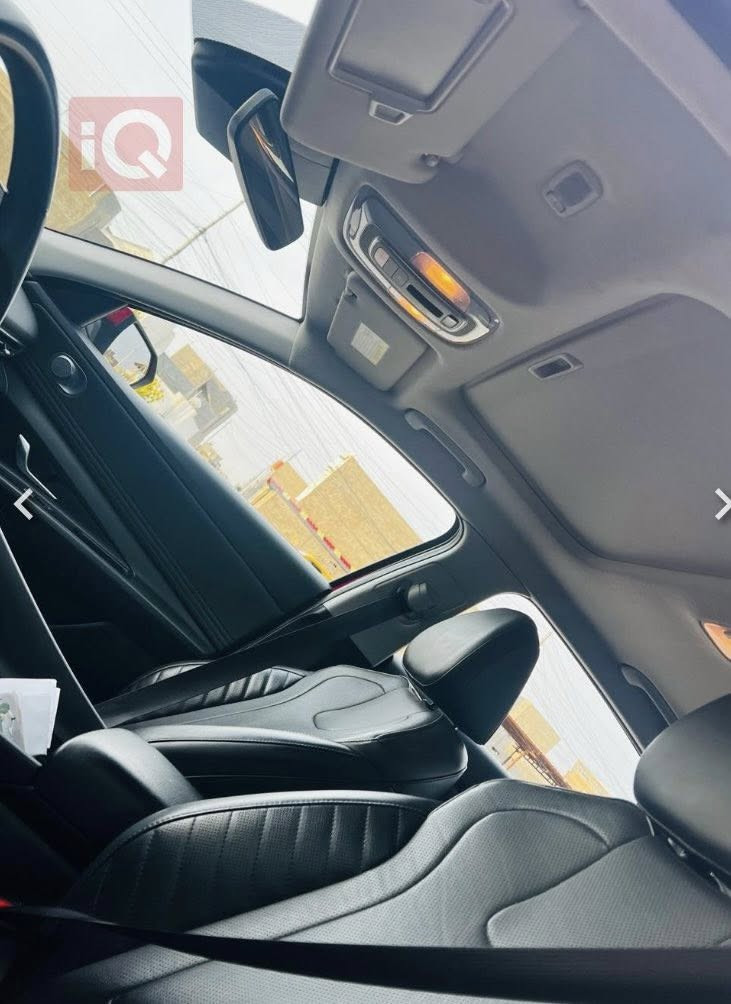 السلام عليكم( ١٦٠ )وبيها مجال رقمها (كاتي اربيل )
النترا 2023 اعلى فئه لمتد 
فول مواصفات للاخير.........  1/1
بدون صبغ كلين 
دخول ذكي+ تشغيل عن بعد
فتحه سلايد روف 
اناره ترحيبيه بقبضات الابواب 
صندوق ذكي يفتح عند الاقتراتب 
رادارات 360 درجه+ نقاط عمياء 
نضام المحافضه على المسار+قياده ذاتيه 
شحن لاسلكي +حساسات خلفيه 
لايت امامي 3عدسات زينون+بك لايت LED متصل 
كشنات جلد 
شاشه معلومات كبيره+عدادات ديجيتال 
اوتو هولد 
هاند بريك بصمه 

مكان السيارة بغداد
***********
