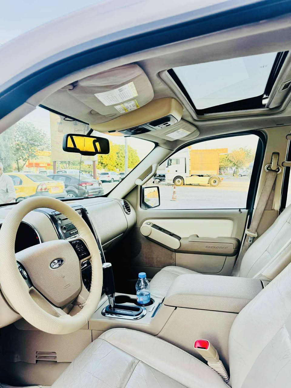 فورد اكسپلور 2010 فول مواصفات شركة نيڤا كلش جديدة دبل اكسل (فور ويل) ضد الترحلق 3 مقاعد 💺 كوشن تبريد مركزي سلايت كوشن جلد وكهرباء وهيتر سكليتر كهربائي ڤوليوم تحديد السرعة شاشة دديڤيدي DVD 📀 كود باب لايتات زينون وعدسة گير ومكينة واكسل بشرط ممفتوحة بدون صبغ وبارد وشخط كل الجسم على الشركة  ماشية 162 
مكان : كلار
سعر:142$ ومعاملة
***********

فورد اكسپلور. 2010 فول موصفات شريكه نيفا  زور تازه 
ده بل اكسل دژه خليسك 3 ريز كوشين تبريد مركزى سلايت كوشين جلد و كاره با و هيتر سكليتر كاره باي فوليوم تحديد سرعه  شاشه ديفيدي كودي سه ر ده ركا لايت زينون و عده سه 
كيرو مكينه و اكسل بشرت نكراوه تو بي بوياخ و سارد و شوخت 
هه مو كياني له سر شريكه يه 162 روشتوه 

شوين كه لار 
142$. معامله 
***********
