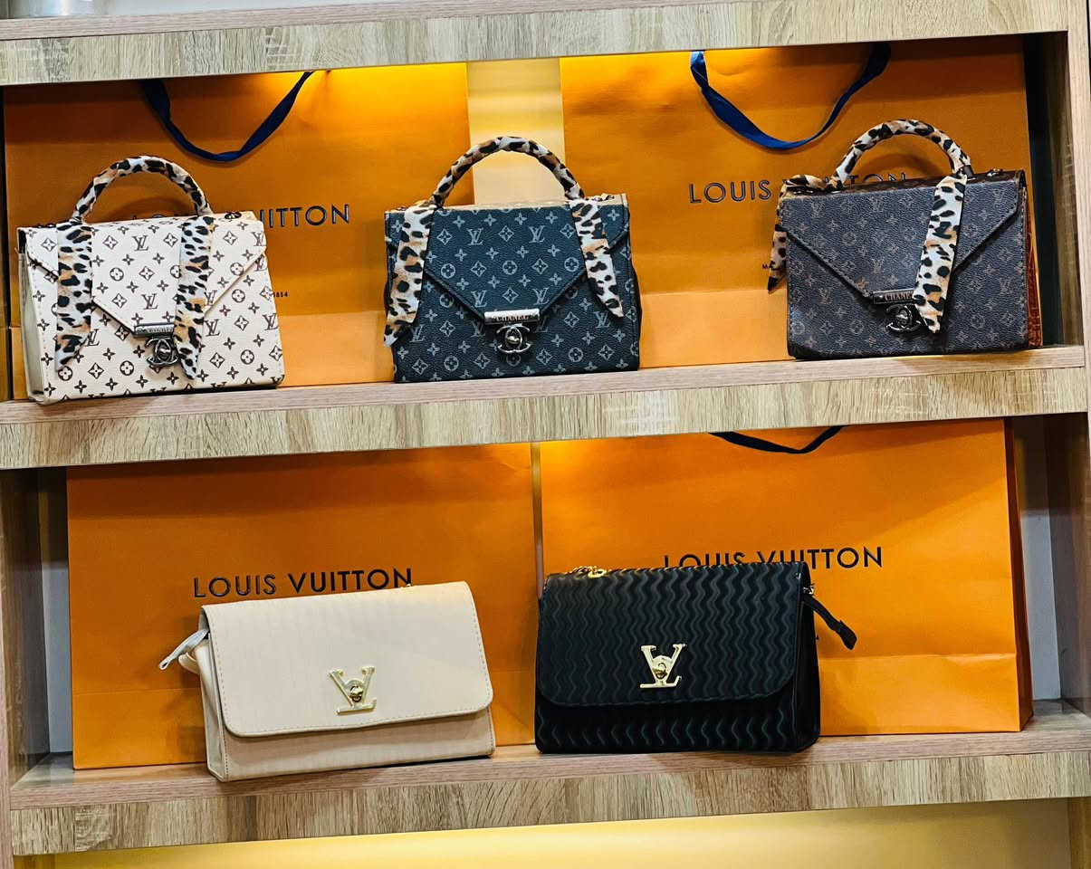 السلام عليكم
جنط للبيع باسعار مناسبه 

للاستفسار على الرقم ***********

قطع محدوده وتوصيل مجاني داخل الخور
