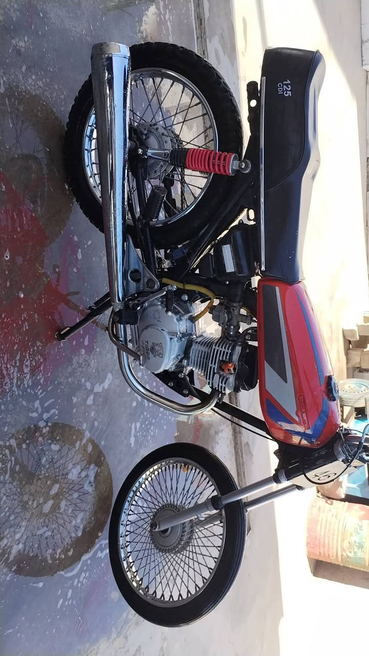 دراجه البيع مديل 21  نضيفه حيل مكان الدراجه الدوانيه السدير سعر  450 وبيه مجال قليل
الخاص مفتوح رقم ***********🏍️
