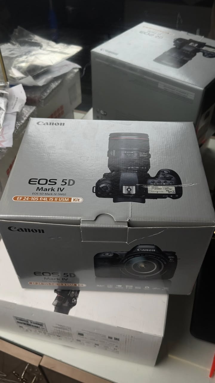 كامره كانون 5d marki iv
كامره كانون 5d marki iv 
مستخدم جلسه وحده فقط 

*********** 

السعر مليون و550 

نضيفه جدا 😉
