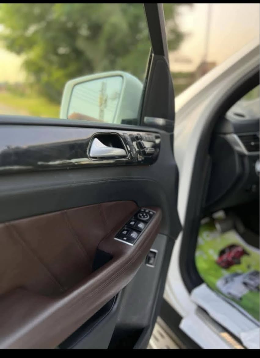 السلام عليكم اخواني الاعزاء 
مرخصت مدير الكروب 
مراوس او بيع 
مارسدس 2013 
فول مواصفات للاخير 
السعر 250 وبيها مجال 
بيها بعض الملاحظات 
او مراوس أبيك أب
للاتصال ***********
