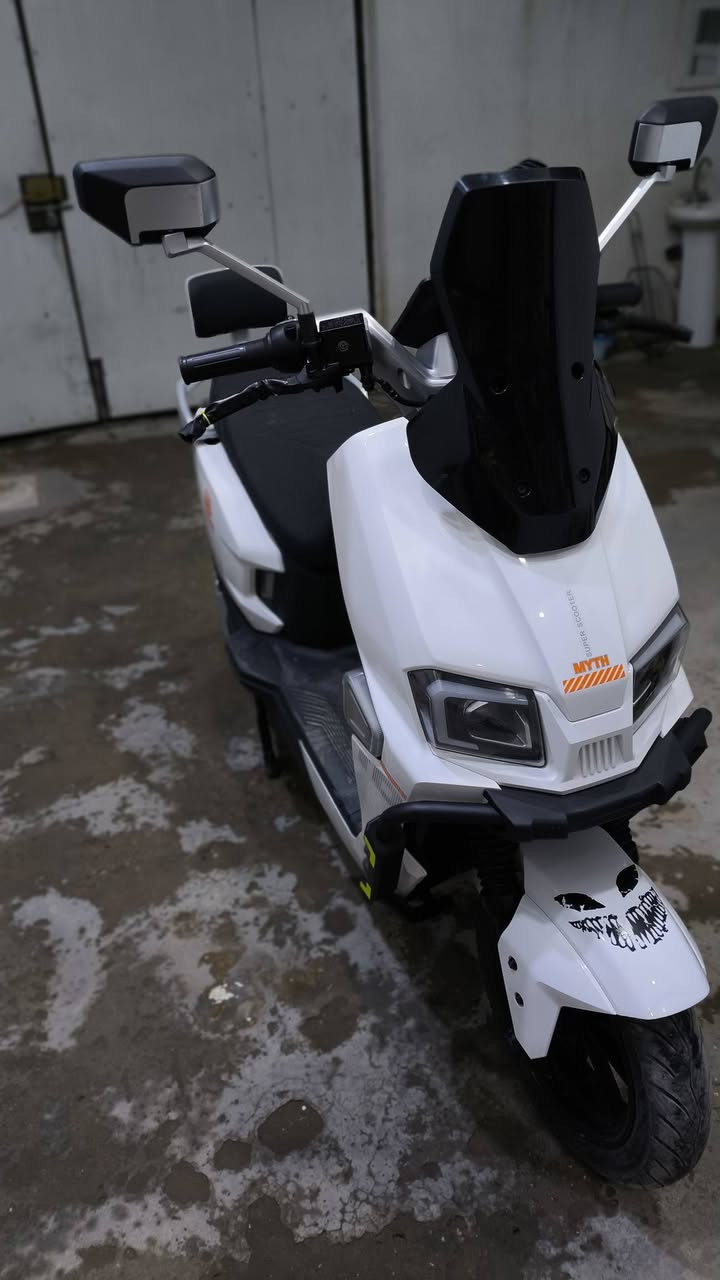 سلام عليكم......  للبيع
صاعقة 2026بصمه الدراجه بحالة الوكاله بعدها جديد 
بطاريات 6مصطره كرافين38امبير72فولت ملف 3000 سرعه 75حقيقي مية بلمية مكان الدراجه بغداد
للتواصل ه‍***********
