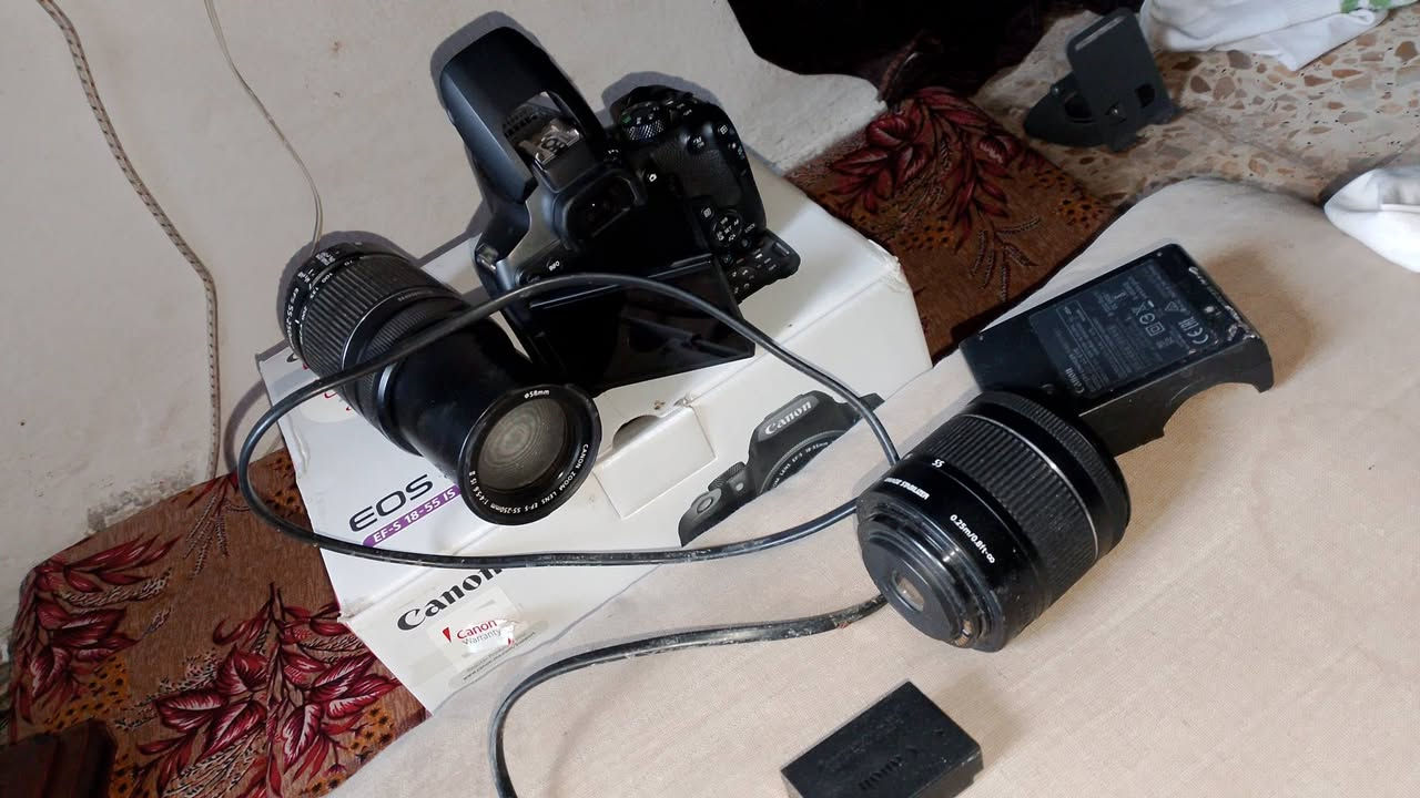 كامره كانون 850d للبيع مع كامل ملحقاتها كارتونه وحزام وعدسه وبطاريه ورام وشاحنه ب٦٧٠ مجال بسيط توصيل موجود


**إذا كنت صاحب هذا الإعلان وتريد حذفه لأي سبب، رجاءا أرسل رسالة إلى الدعم الفني**