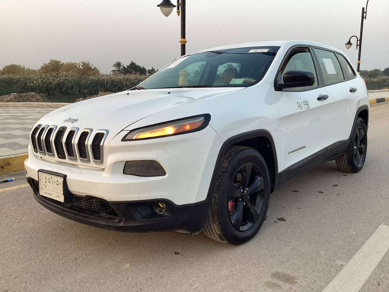 السلام عليكم
جيب شيروكي بزون 2014 وارد أمريكي
السعر المطلوب 122 وبيها مجال لشراي 
باقي التفاصيل داخل الفيديو 
العنوان ذي قار قلعة سكر للتواصل  
***********
***********
