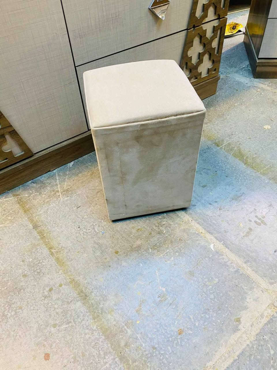 غرفة تركيا مستخدم نضيف 🤍
 ✔️تتكون من 10 قطع موديل حلو 
💰 السعر بسس 700قففل 
🚚 شد ونقل داخل بغداد مجانا
📦 توصيل لجميع المحافظات (كروة)


**إذا كنت صاحب هذا الإعلان وتريد حذفه لأي سبب، رجاءا أرسل رسالة إلى الدعم الفني**