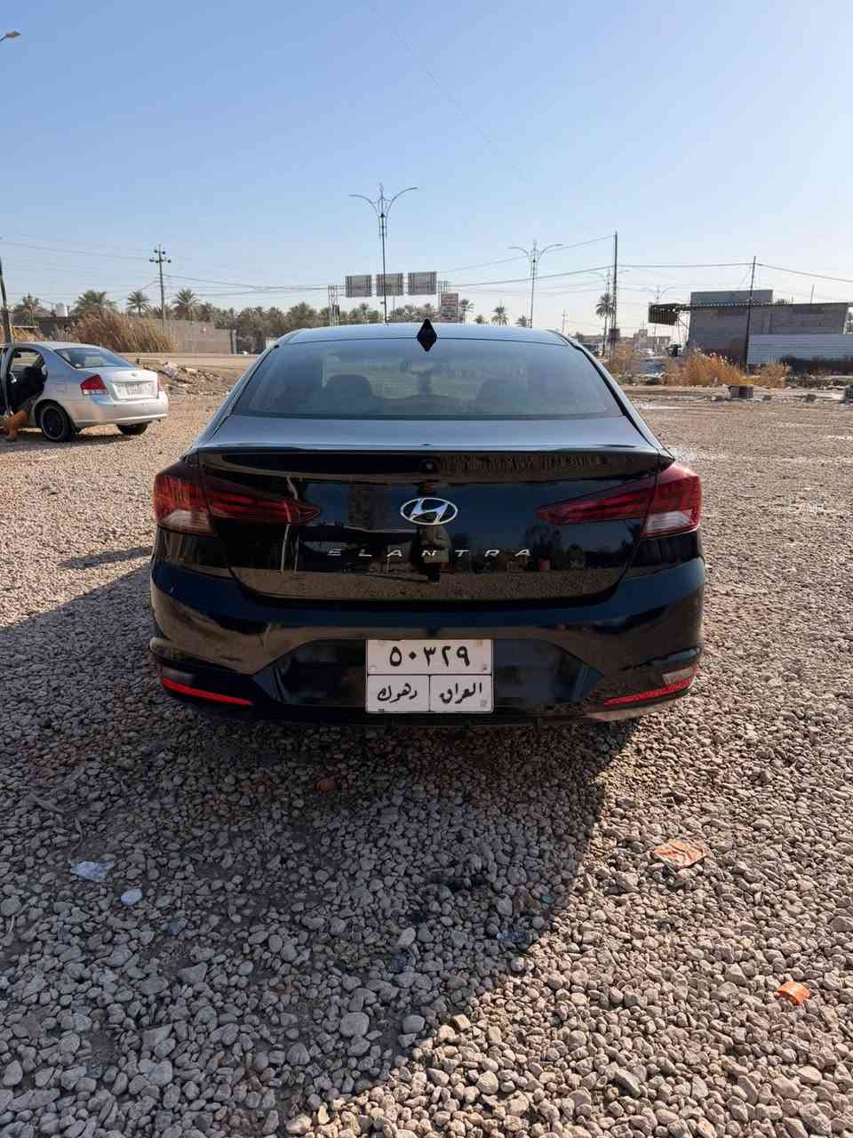 السلام عليكم للبيع النتره موديل ٢٠١٩ وارد امريكي رقم دهوك تحويل فقط سنويه ما صاقطه فول مواصفات بصمه فتحه تبريد شاشه تلفزون كامره ويل كب السياره بيه ثلاث قطع صبغ بدون دواخل شرط بس رش ماشيه ٩٧ الف مكان السياره كربلاء السعر ١٢٠ بيه مجال قليل الاتصال على الرقم ***********
