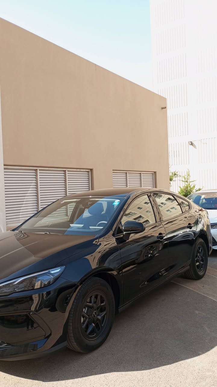 السلام عليكم
@إشارة 
BYD سيل 05 2025 
مواصفات العادية معروفة 
لون السيارة اسود ولون الداخل اسود ماشية 5000 محدثه اخر تحديث كاملة مع كافة ملحقاتها السيارة كفالة عامه السعر 19 مليون و 300
للتواصل ***********
