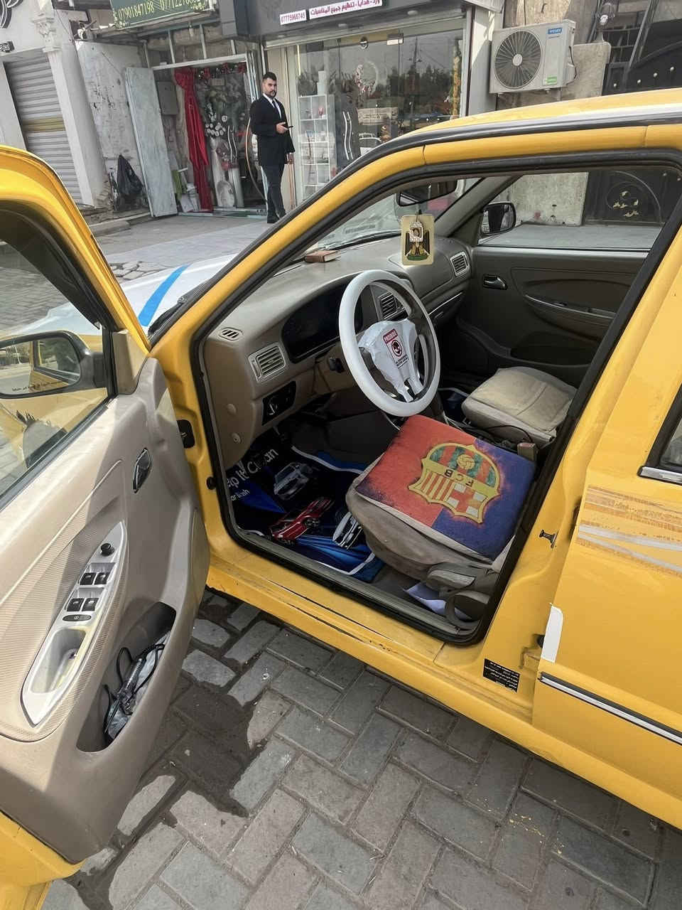 سلام عليكم شيري كوين 2010بلاديه رقم انكليزي مصفره هيئة وغرامات سعر 26$وبيهة مجال حك لجية مكان السيارة البياع شارع الضغظ 

***********
