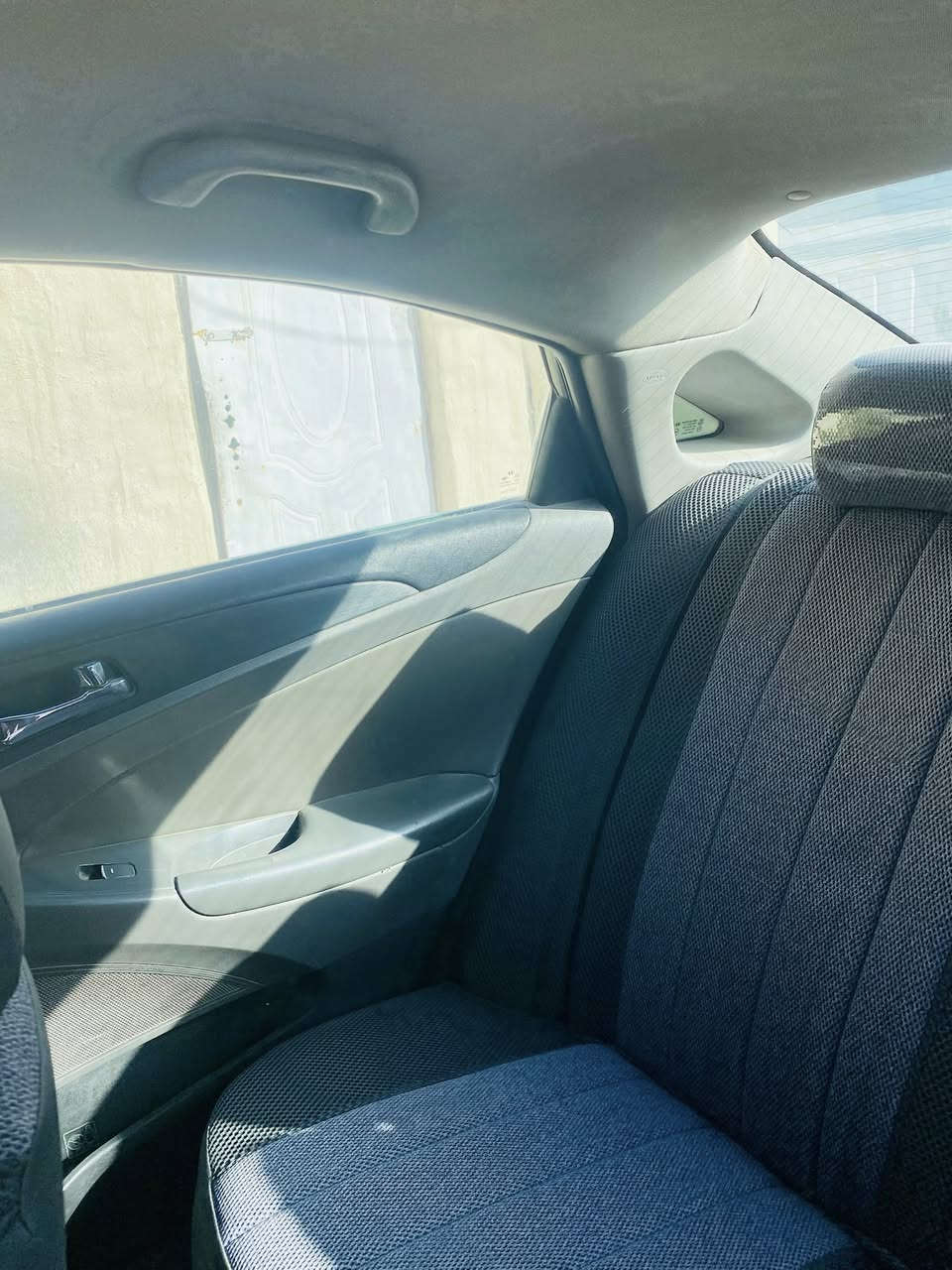 السلام عليكم سوناتا 2013 امريكي سياره مصبوغه حادثها جاملغ الصدر فقط ومعدل ما ابدل سياره نضيفه كفاله ع اخر حبايه وجاهزه مال جناي والسياره متعوب عليها وحلوه ونضيفه مكان السياره حله مركز المدينه رقم والخاص مفتوح *********** 
***********
