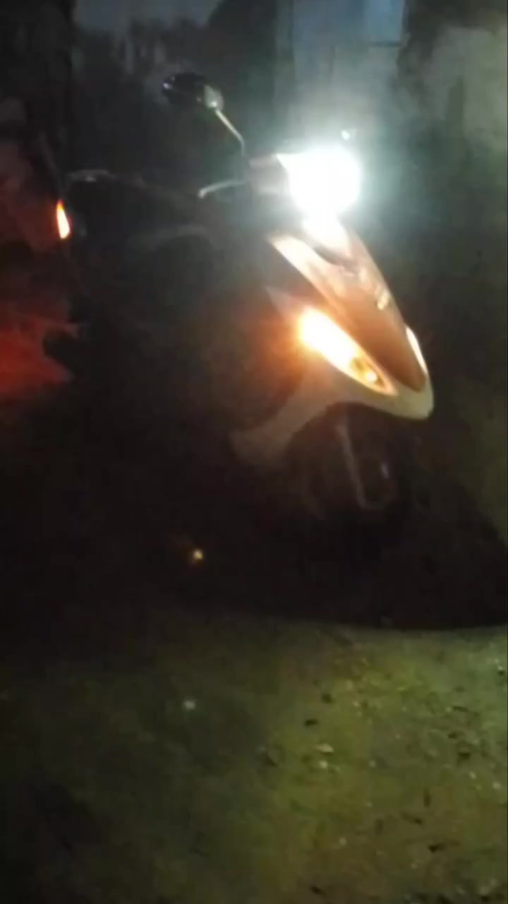 دراجه للبيع كامكو دراجه حلوه ونظيفه كامله قلوبات دبل اشاره شغل سلف شغل الدراجه كاملهل سعرها 250 وبها مجال مكاني جبله***********
