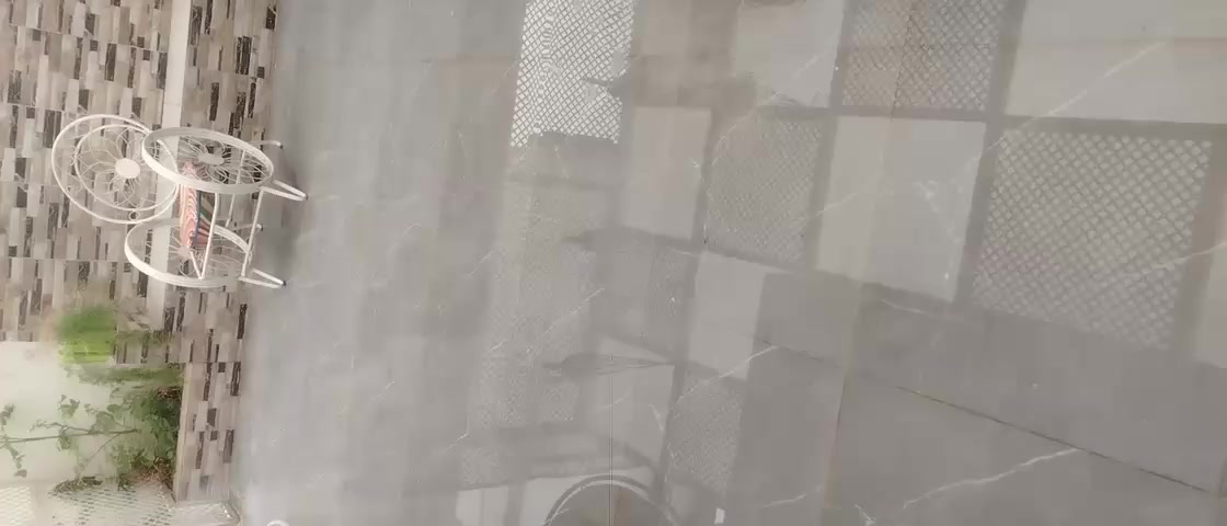 بيت للبيع كركوك مجمع رويال سكني على طريق اربيل البيت مساحته مساحه البيت 200 متر يوجد  يوجد بيع ثلاث غرف نوم فوق وحمام سويد بداخل الغرفه وصحيات فوق عندك مطبخ مجوه عندك صاله 9 امتار عندك صحيات عندك حديقه بالظهر عندك حديقه جانبيه سعر البيت سعر البيت 140 والبيت بمجال متر هو والاث كامل تصدر الارقام يوجد بها واتساب *********** ***********
