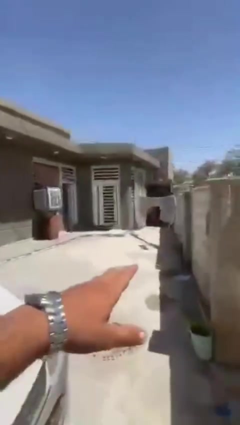بيت الايجـار –  غرفتين وحده من الغرف سويت كامل وصاله استقبال ومطبخ
الموقع: كربلاء – طريق بغداد، مقابل مدينة سيد الأوصياء، مجاور محطة القطار.اجار 300 الف
المساحة: 300 م²
بناء حديث


**إذا كنت صاحب هذا الإعلان وتريد حذفه لأي سبب، رجاءا أرسل رسالة إلى الدعم الفني**
